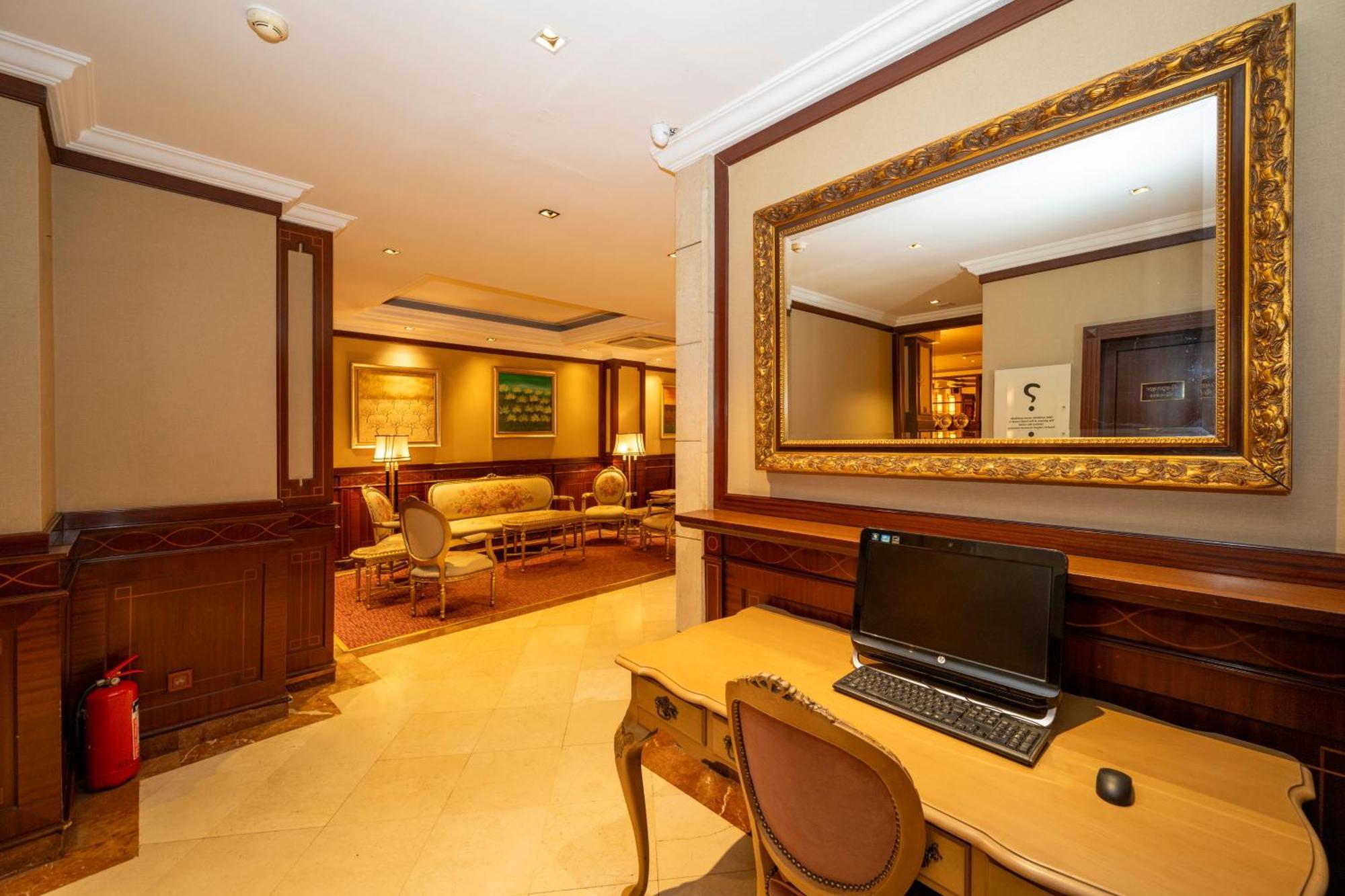 Pera Rose Hotel & Spa Istanbul Exterior photo