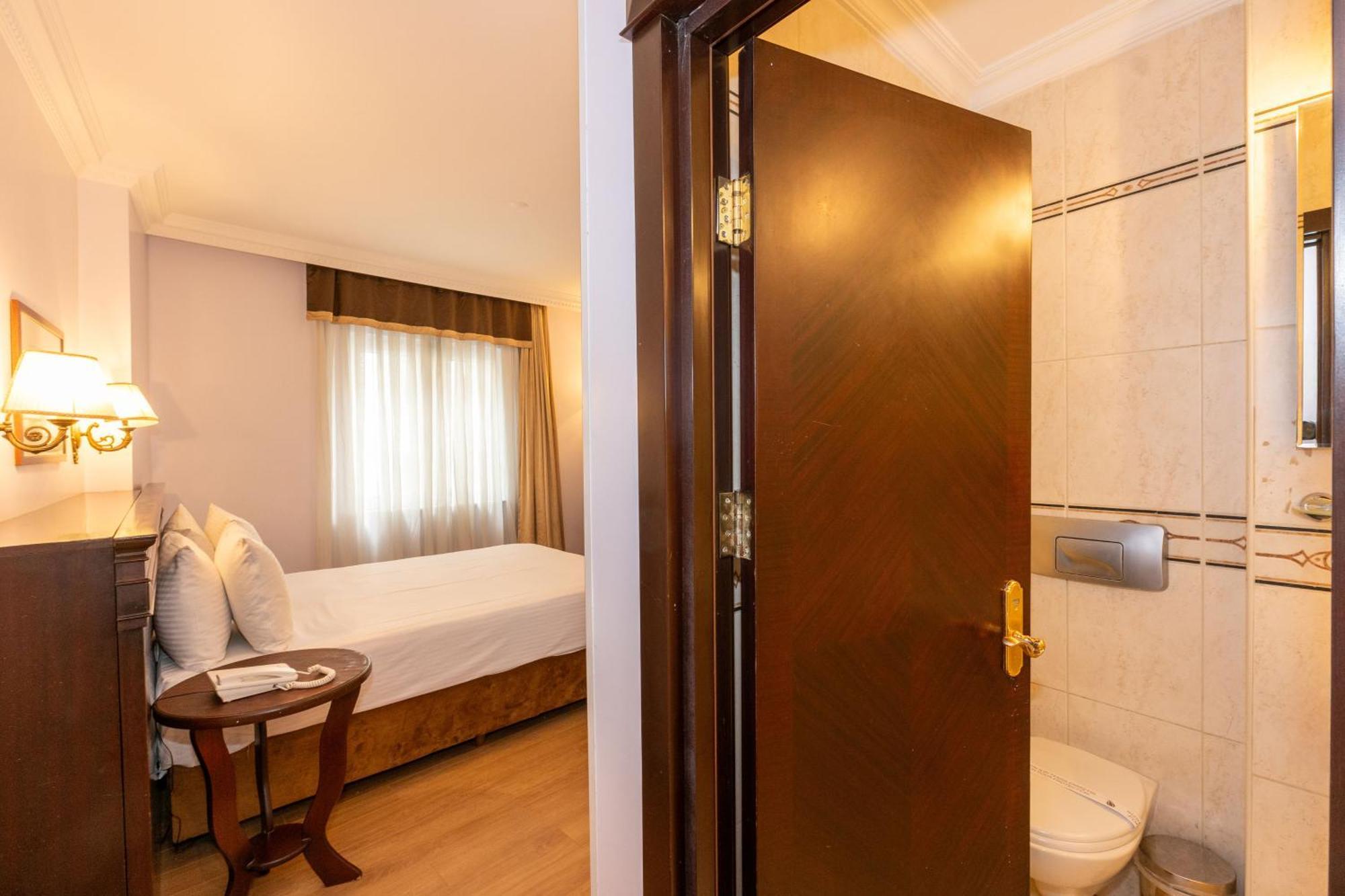 Pera Rose Hotel & Spa Istanbul Exterior photo